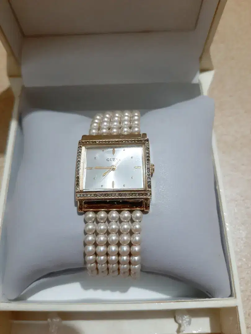 Jam tangan merk Guess ori
