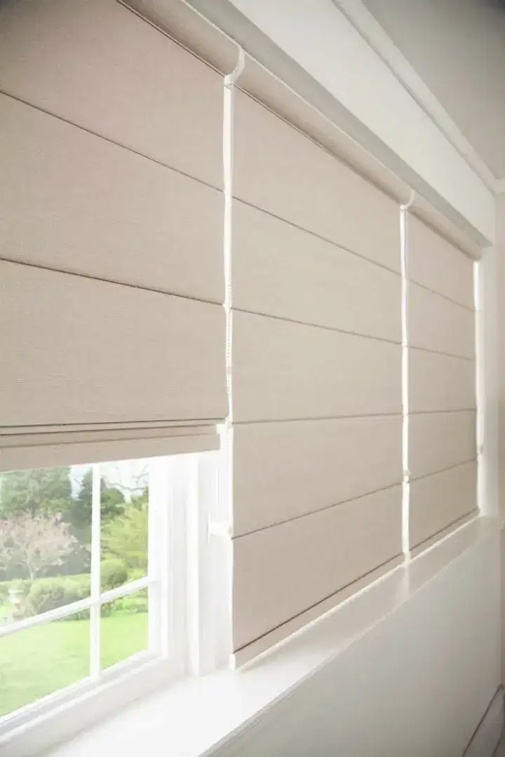 Gorden modern roman shades minimalis