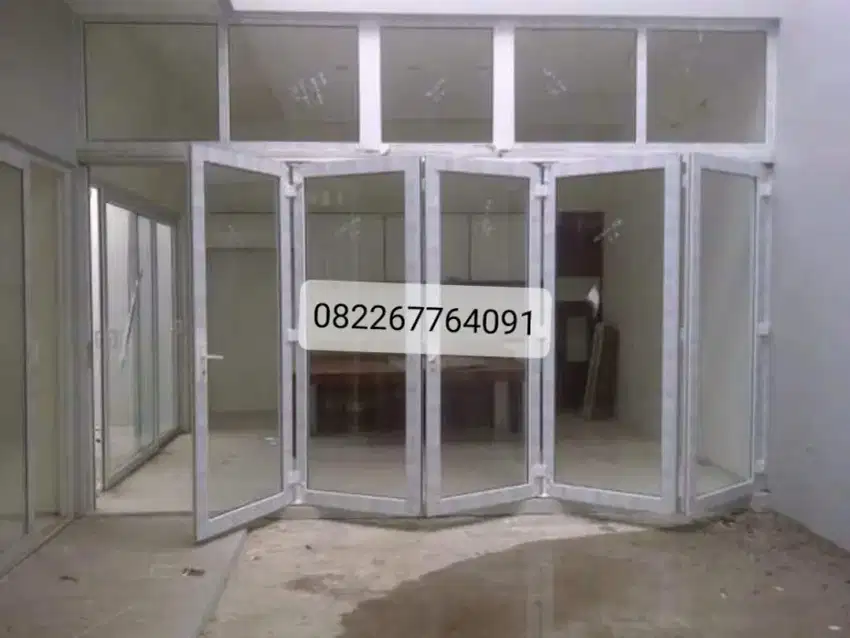 Pintu kaca alumunium