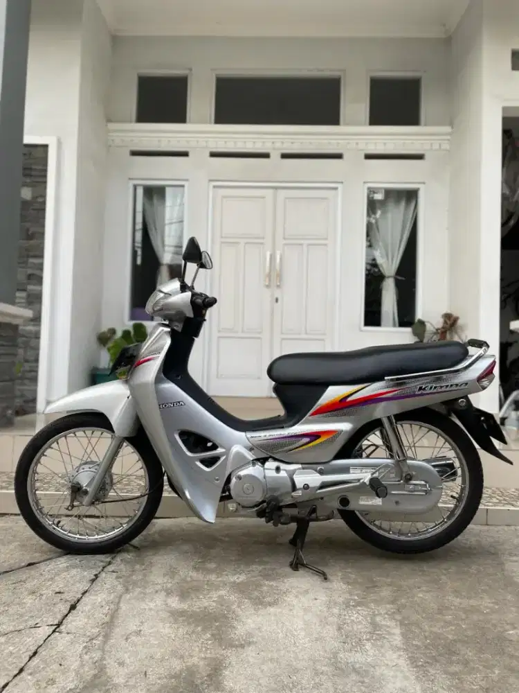 Honda Kirana Cc Silver Motor Bekas