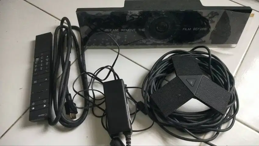 Polycom Debut video conference with expansion microphone