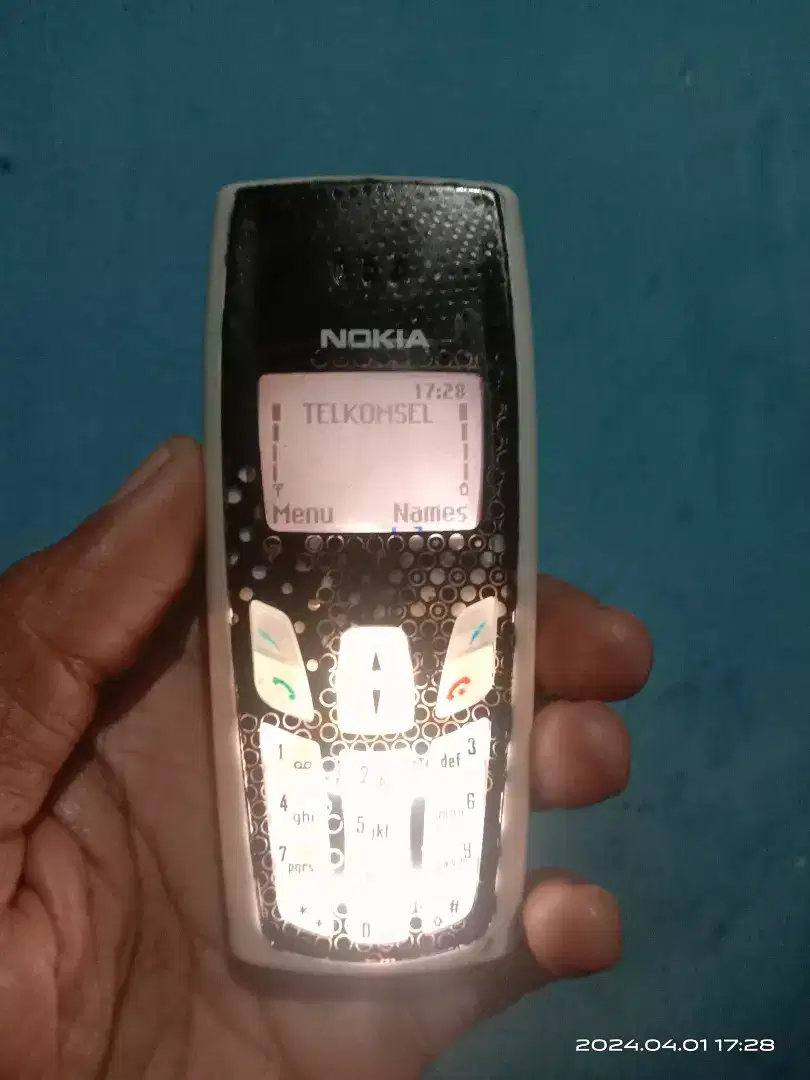 Nokia 3610 putih