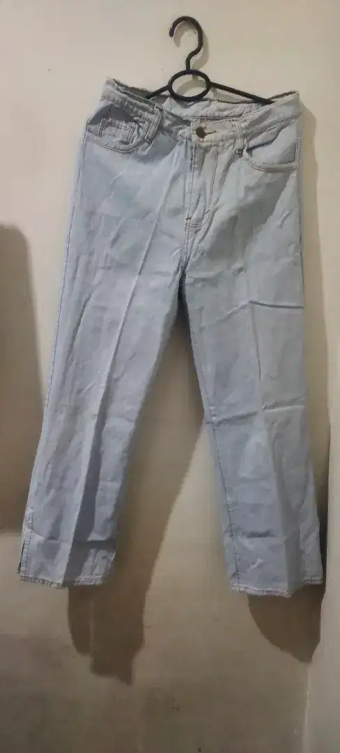 For sale celana levis model kulot masih baru 50rb