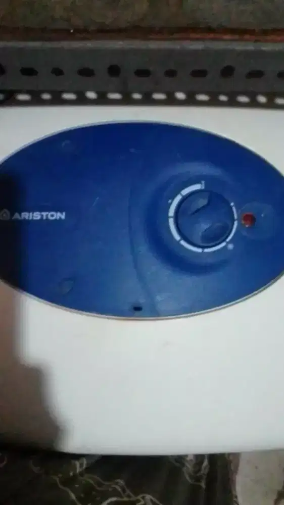 Ariston Water Heater Listrik 30ltr