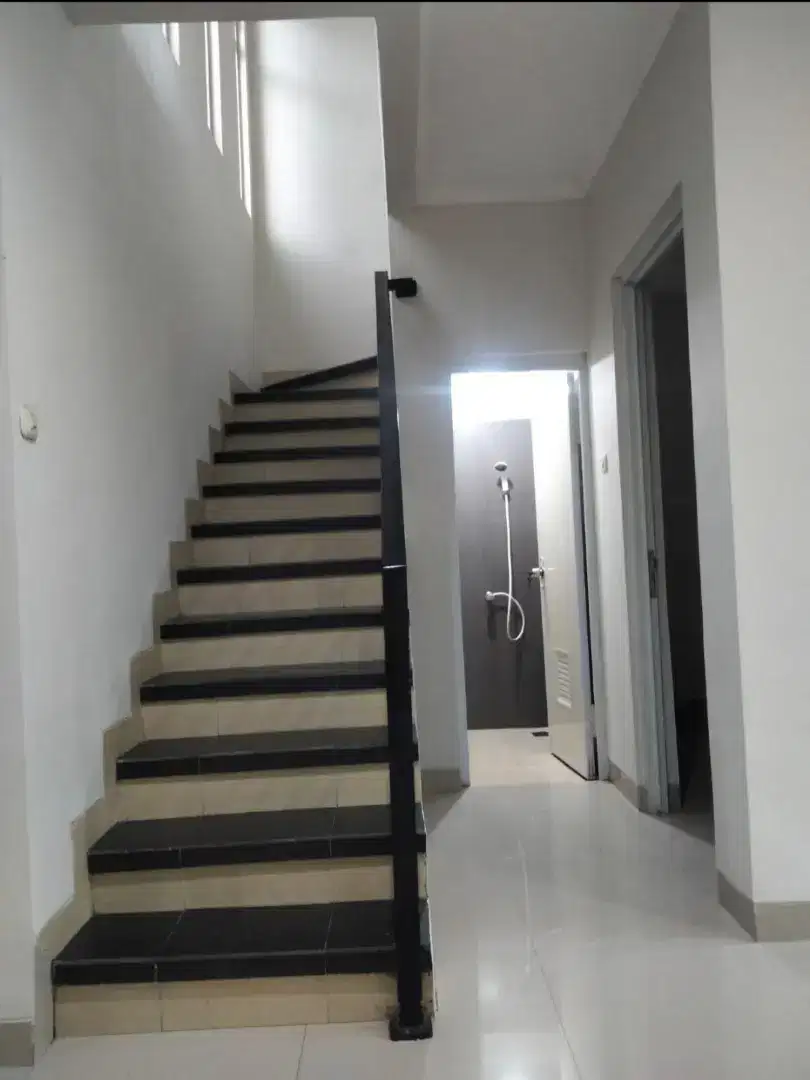Dijual cepat rumah minimalis di cluster ebony metland transyogi