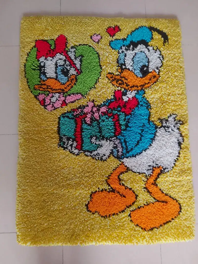 Karpet Rajut Motif Donald Duck