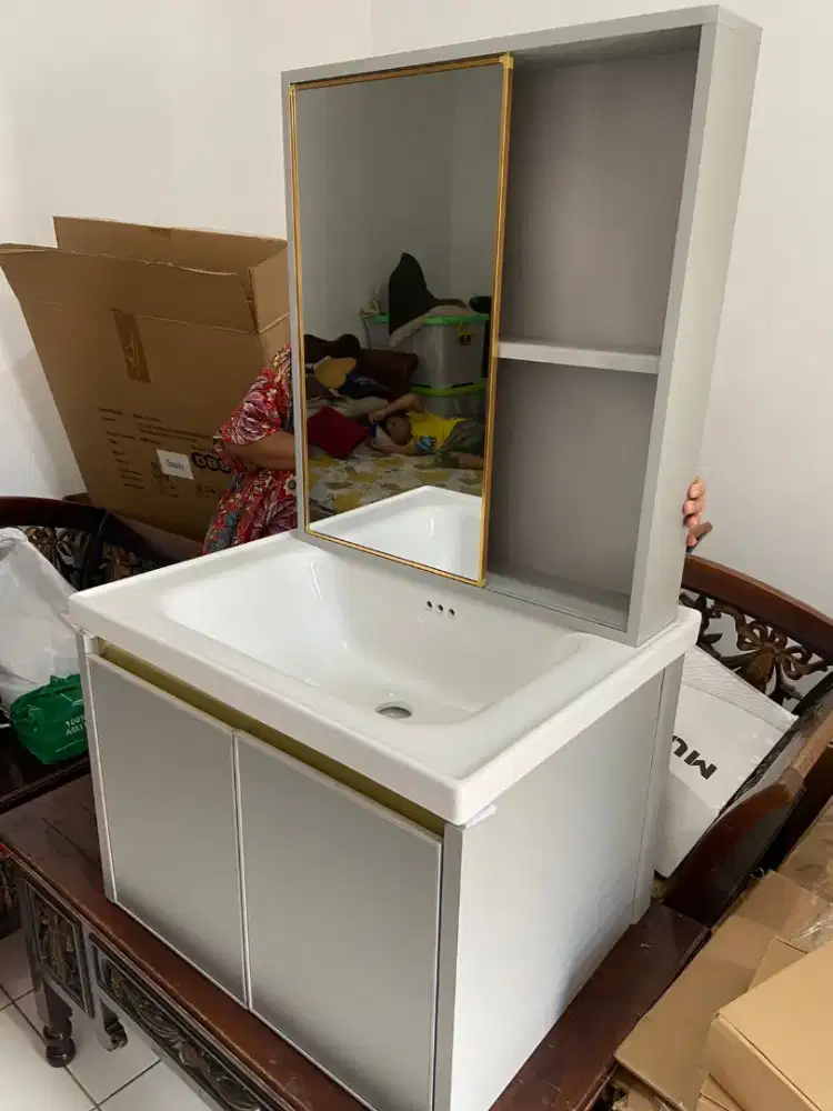 Wastafel basin kabinet all new(salah beli)