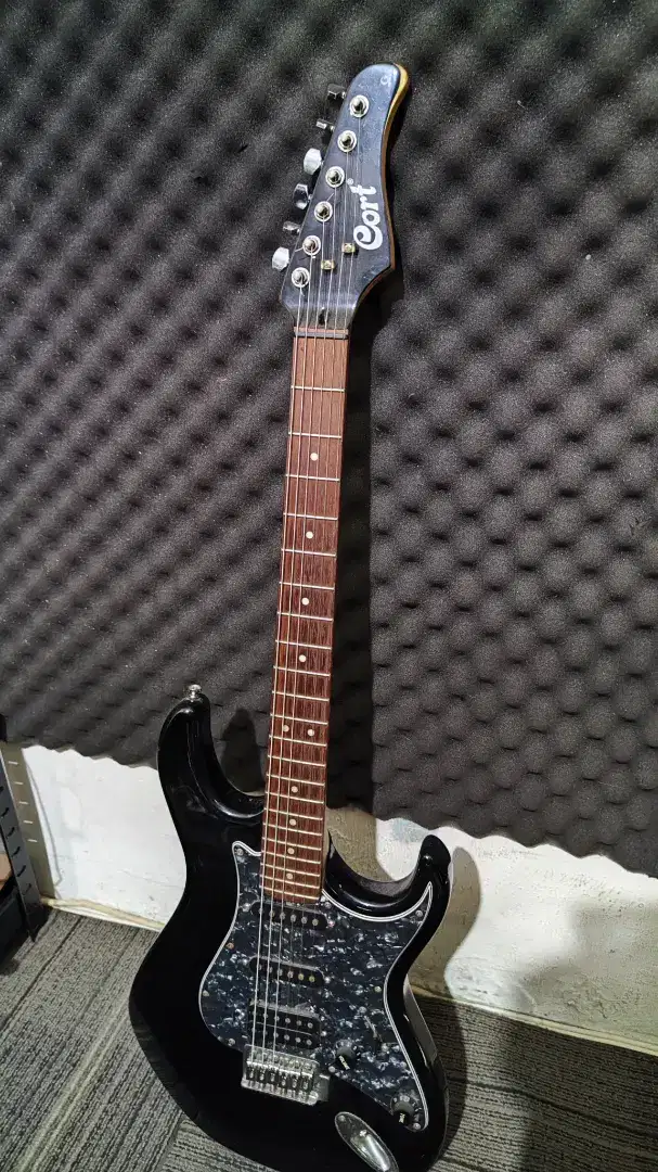 Gitar Elektrik Cort Stratocaster G Series