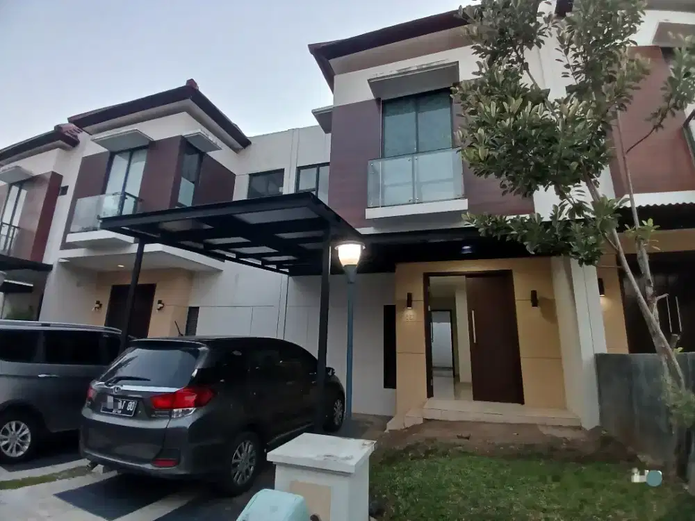 Dikontrakkan rumah 2 lantai di Holland Village Manado