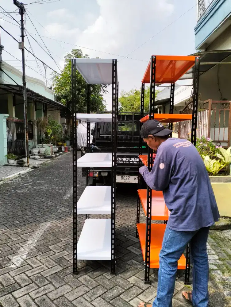 Rak besi siku lubang serbaguna bisa bongkar pasang