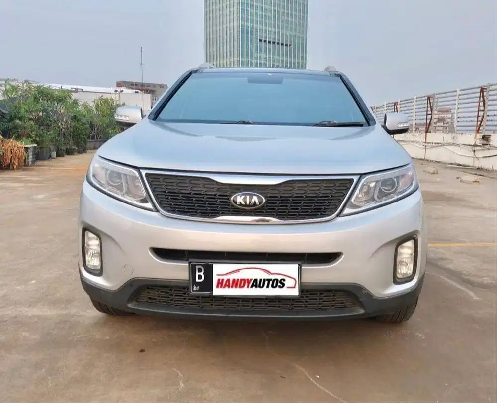 Kia Sorento 2.4 Bensin Panoramik Tahun 2014 Automatic Abu-abu Metalik ...