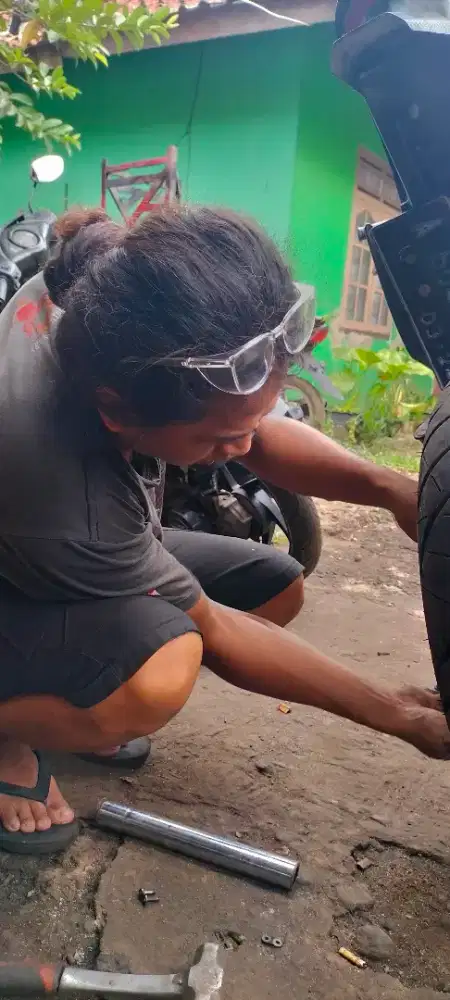 mencari pekerjaan apa saja jaga kos/tukang kebun