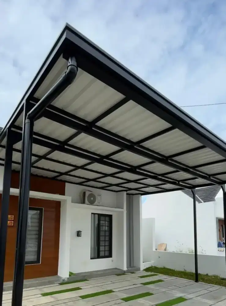 Kanopi balkon. Mezzanine lantai 2. Kanopi bajaringan