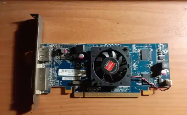 VGA 1GB DDR3 HD 7450