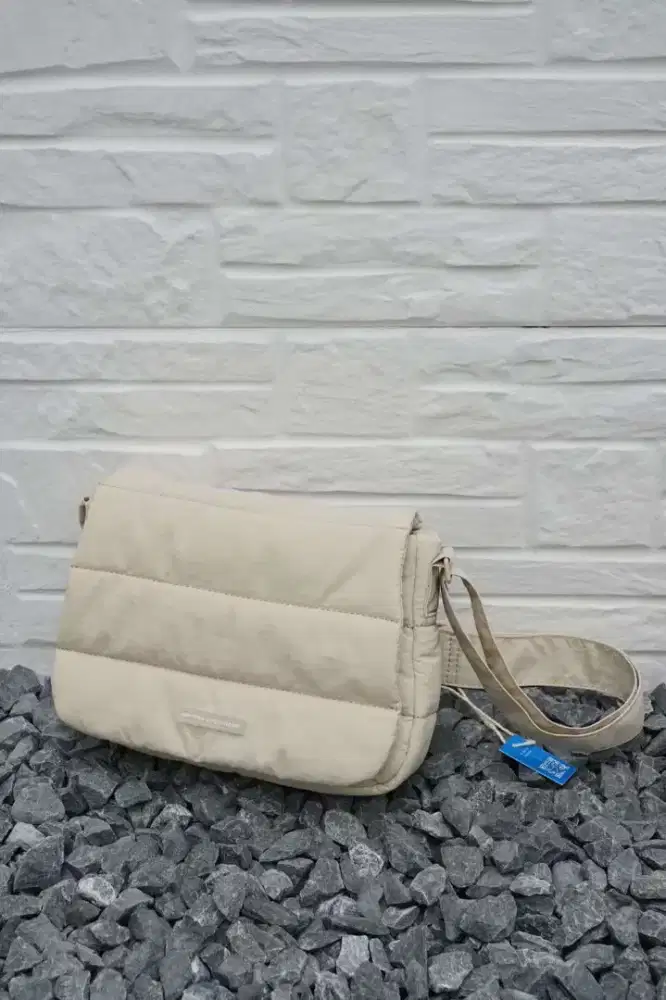 BTV Puffy Baru sling bag