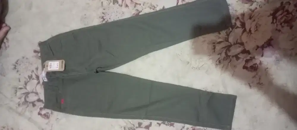 Bismillah...Dijual Celana panjang anak 6/7tahun.masih baru banget.
