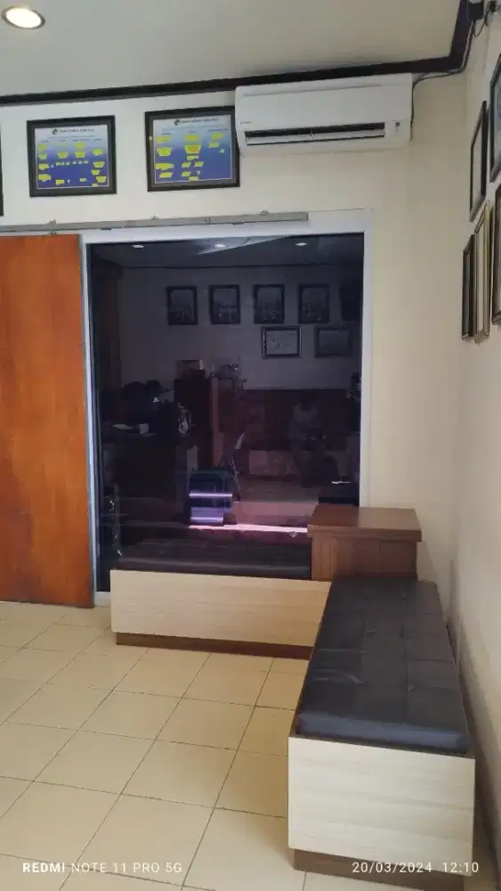 Siap melayani segala pemasangan sticker sanblas kaca film dll