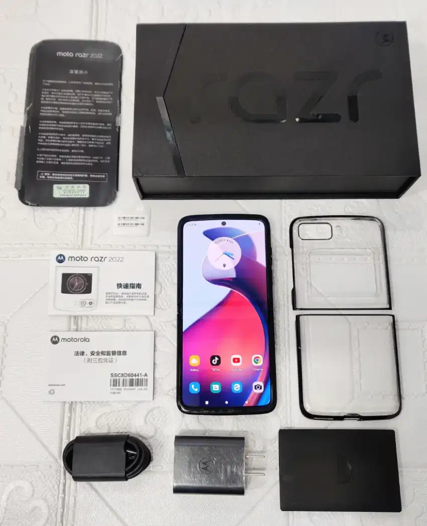 Motorola RAZR 2022 5G lengkap original semua