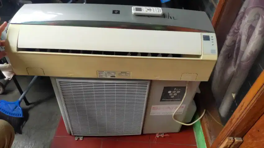 Jual AC Sharp ukuran 1 PK. Masih bagus dan plasmacluster
