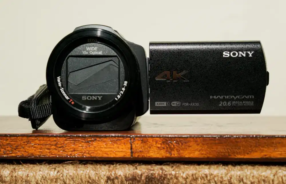 Handycam Sony FDR AX30