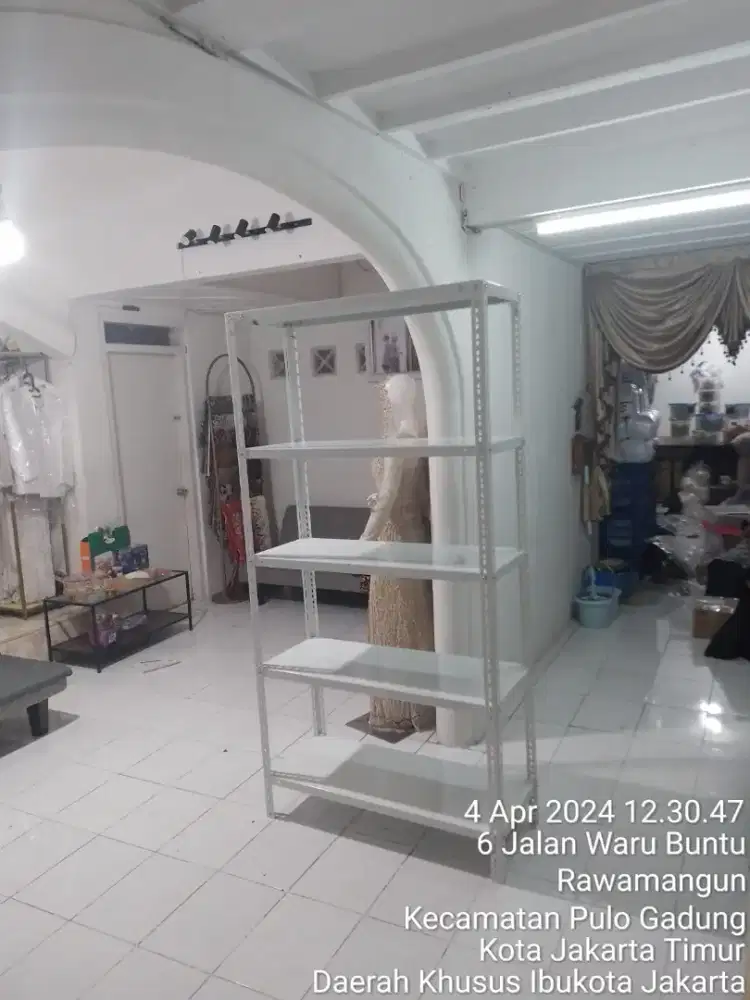 Rak besi siku lubang serbaguna