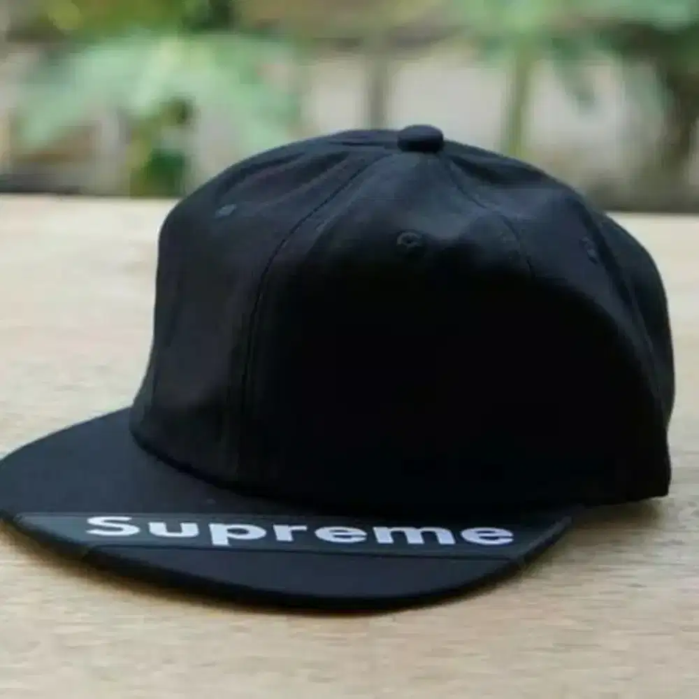 Topi supreme. Import. baru
