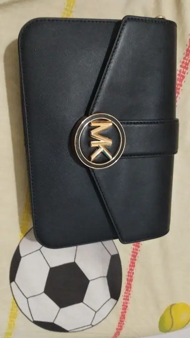 Tas slempang michael kors