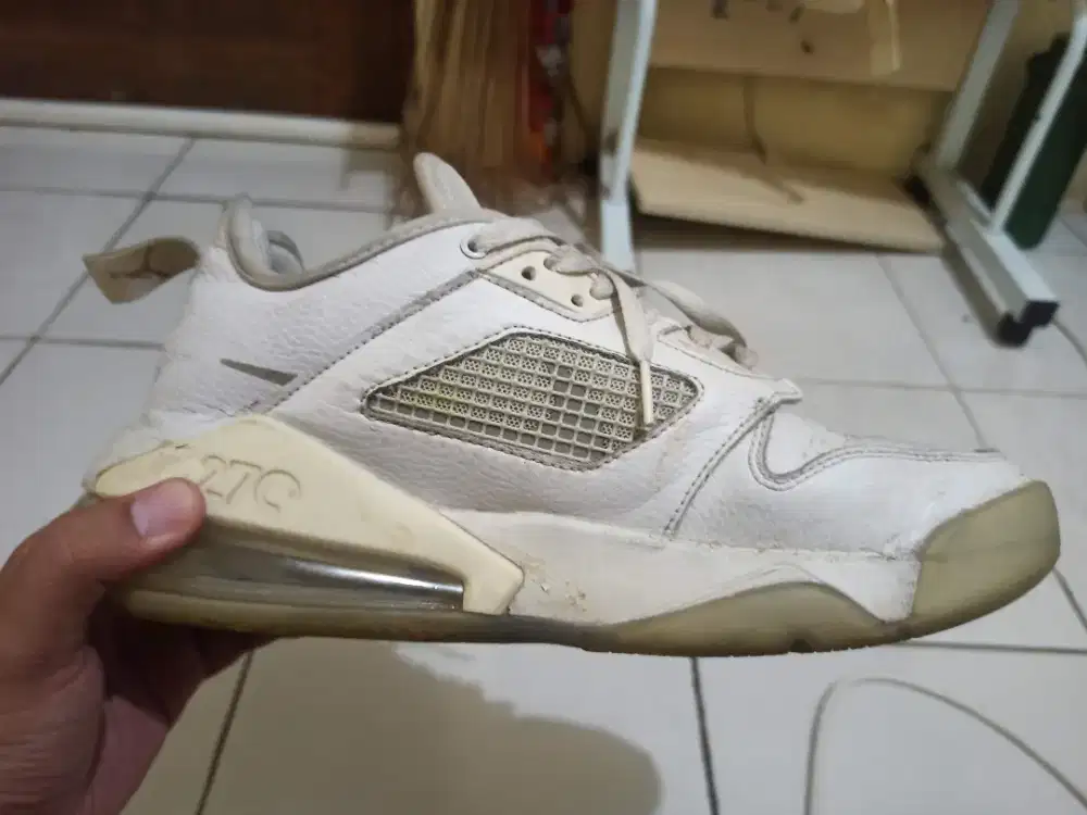 Negoin Aja JORDAN MARS 270 METALIC SILVER