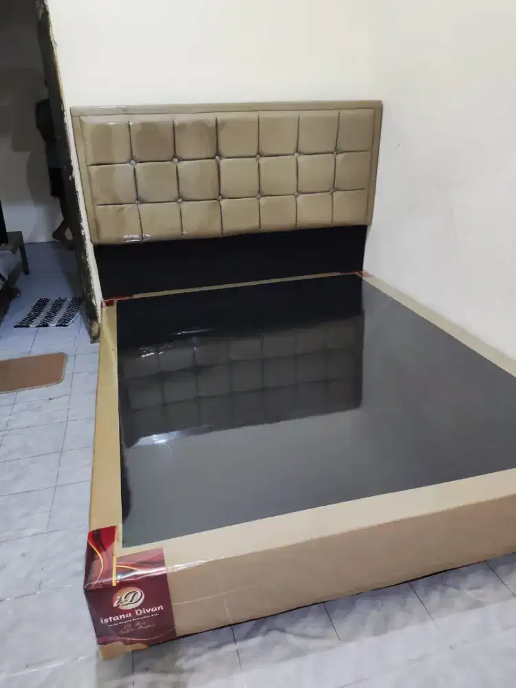 DIPAN/DIPAN MINIMALIS MODERN UK.180*200