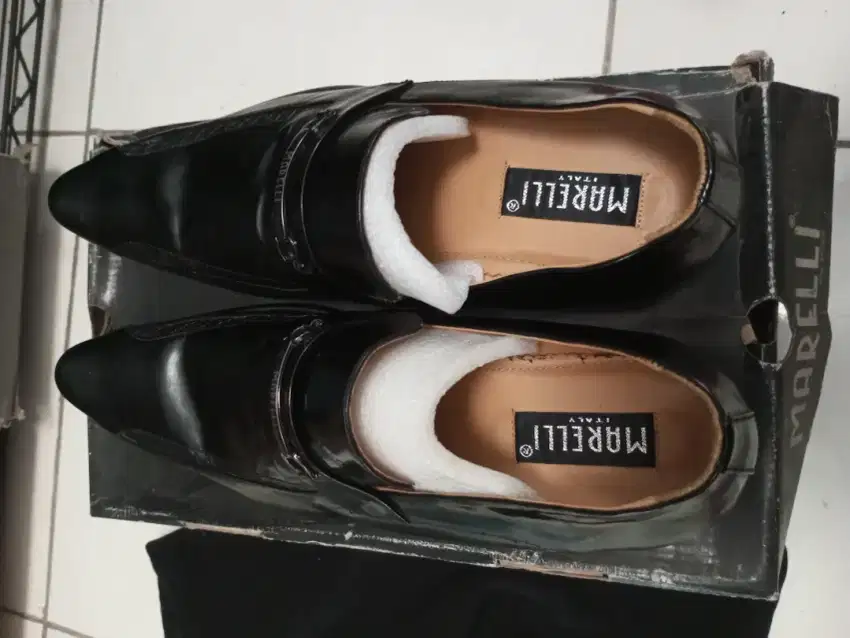 Sepatu kulit Marelli Italy ORI warna Hitam size 43