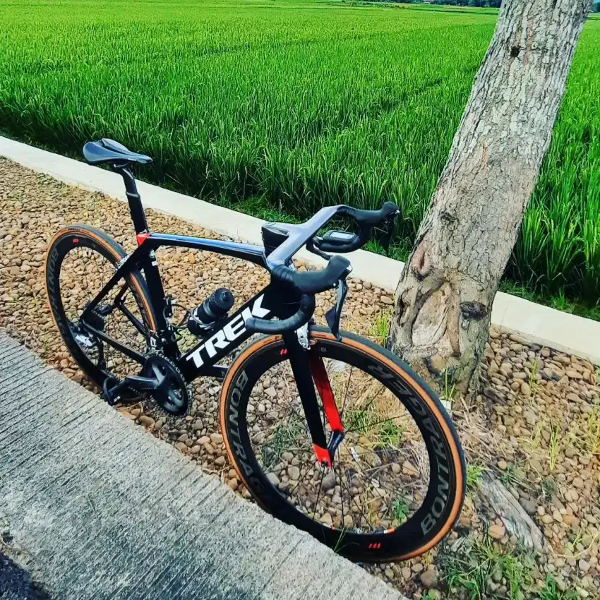 Trek madone 9.0 tahun 2019