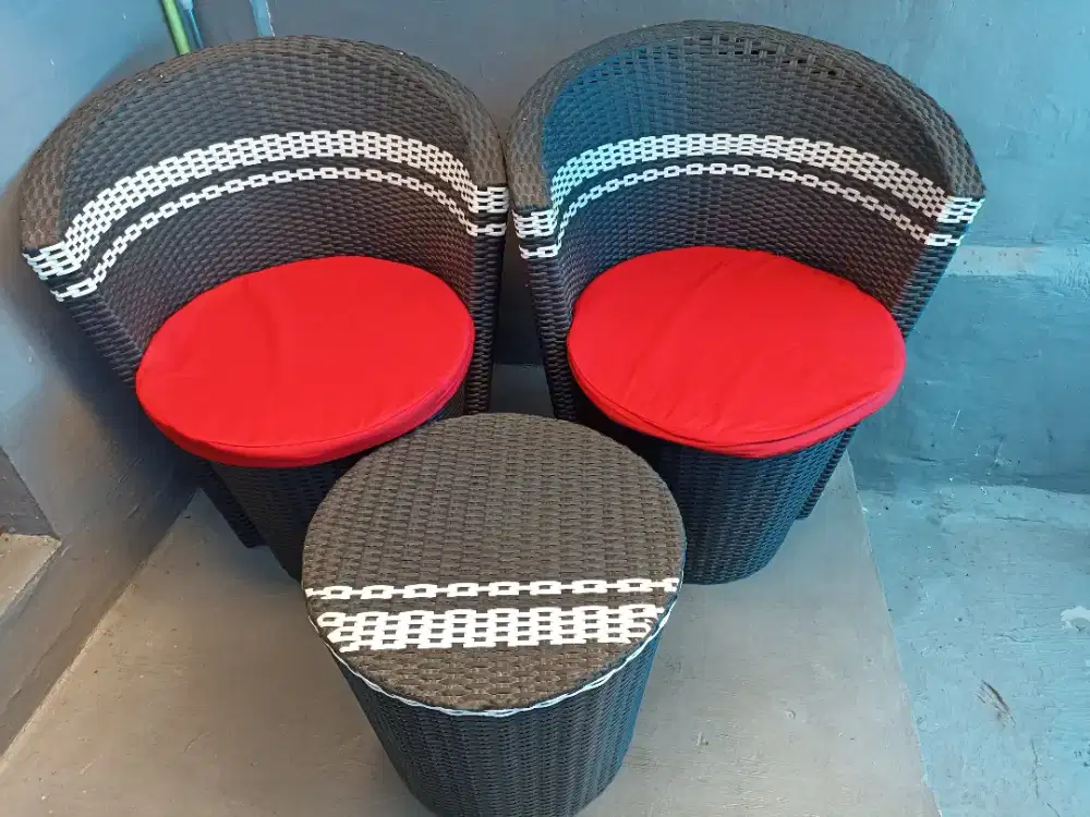 Kursi Teras Rotan Sintesis Model Gentong - Warna Hitam NEGO