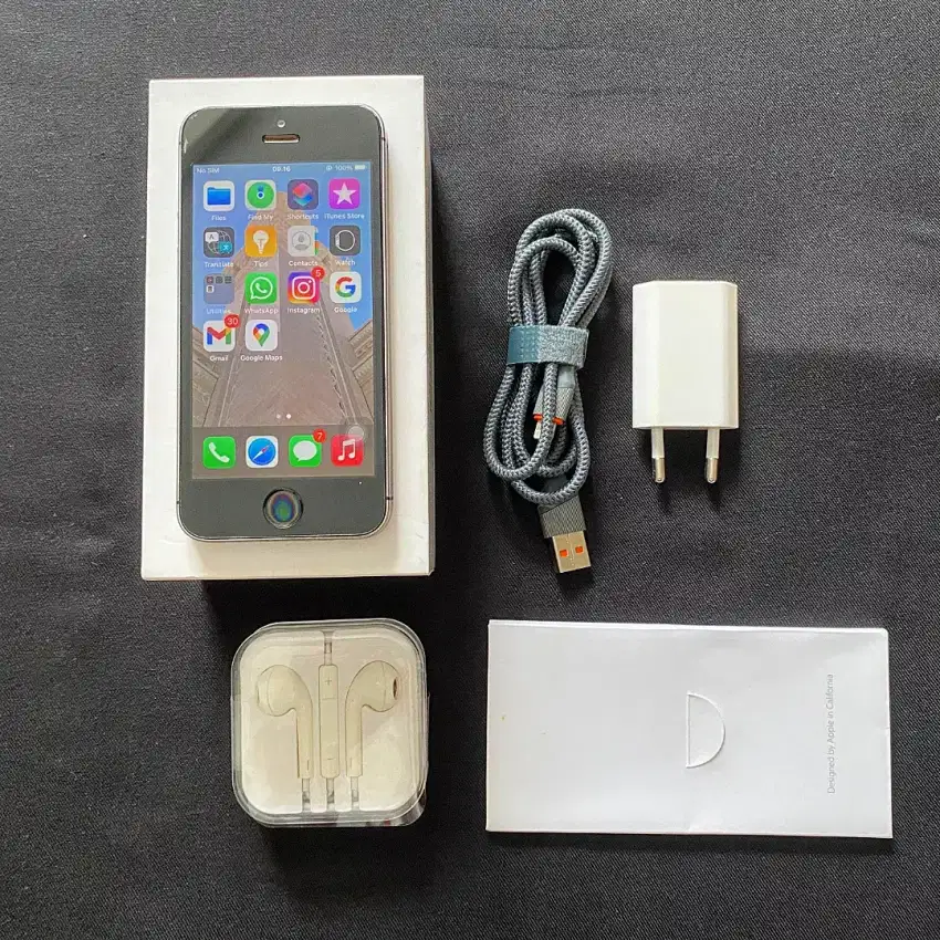 Iphone 5 SE space gray 32GB second good condition normal