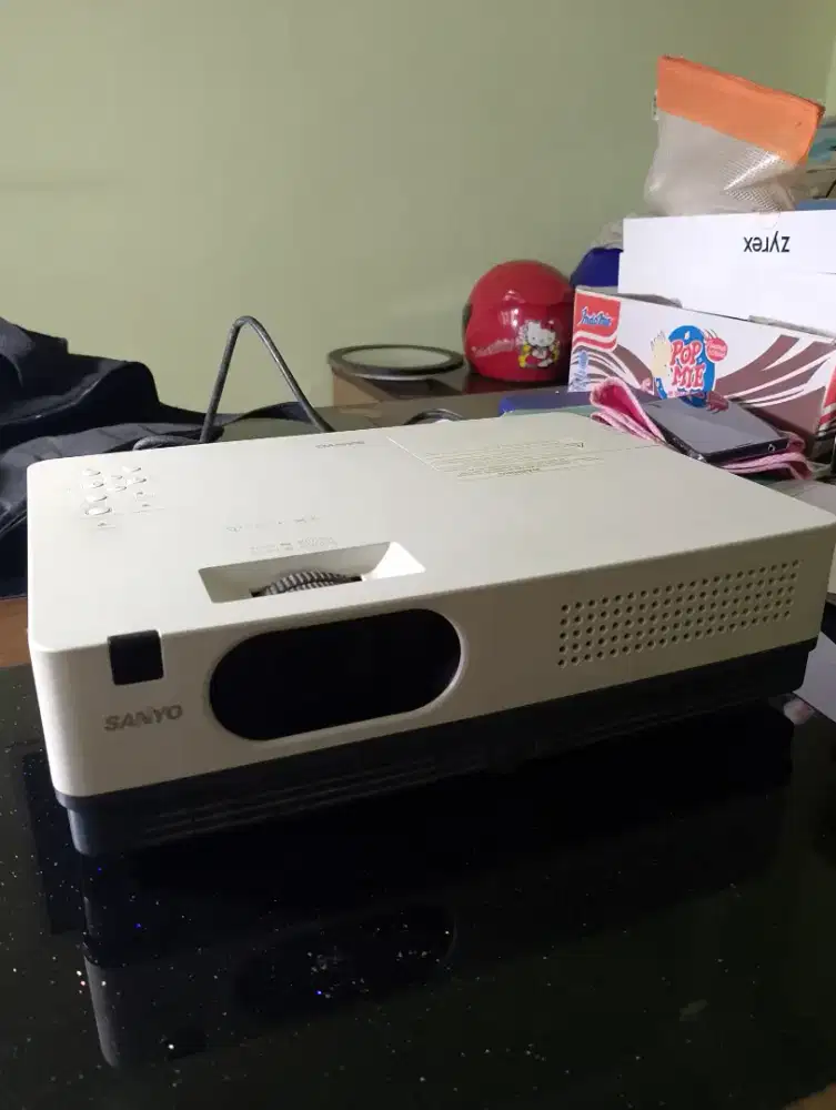 LCD Sanyo XGA Projector