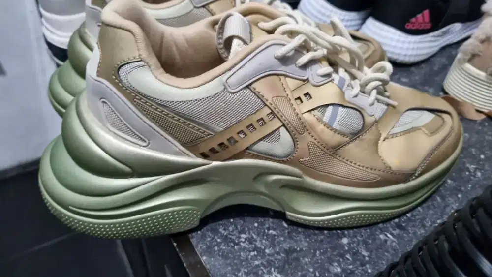 Sepatu gosh original 40