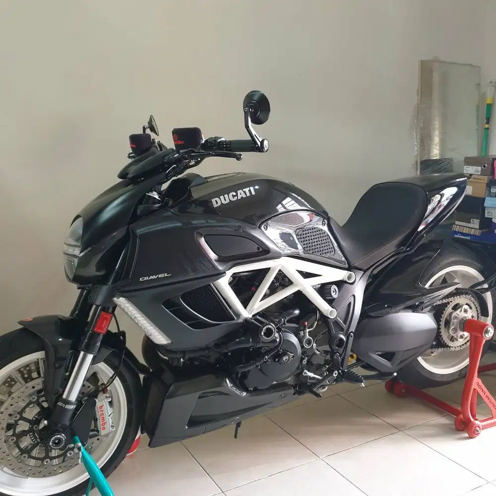 Jual Cepat Ducati Diavel 2013 Black Frame White Rare Istimewa Terawat