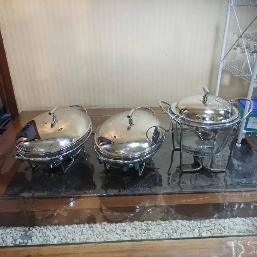 Pemanas  untuk makan 3 pis mulus  (masih ada kardusya) .