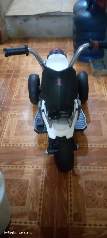 Motor aki mainan anak