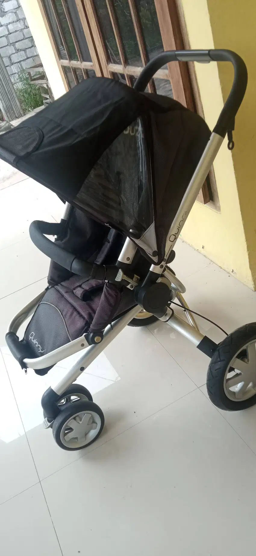 Stroller preloved quinny