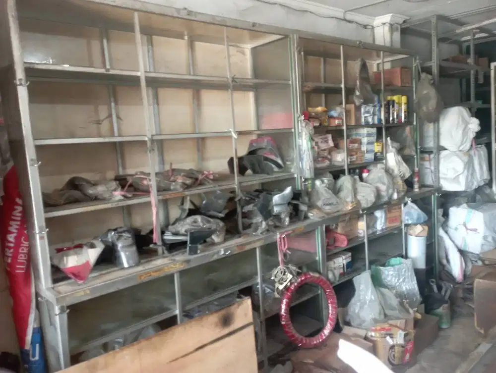 Jual lemari barang/ lemari kaca/ lemari spare parts untuk buka usaha b