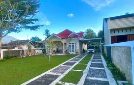 Rumah Besar ada kolam renang
