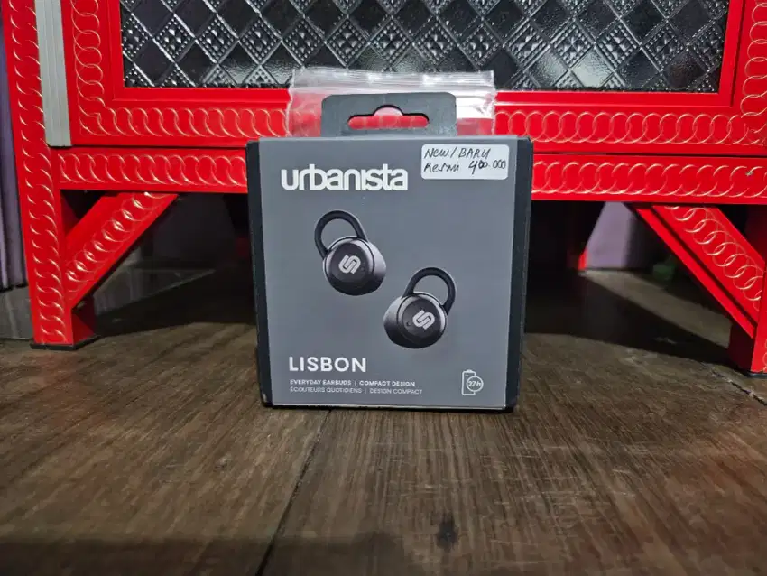 TWS Urbanista Lisbon Black Baru Resmi