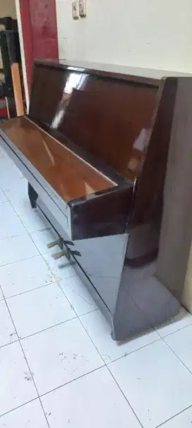 Piano Akustik Feurich .kondisi bgs. Siap pakai