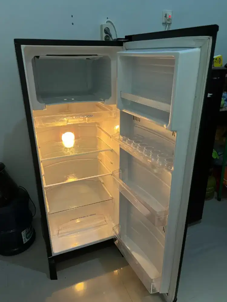 Kulkas 1 Pintu Aqua Type AQR D190