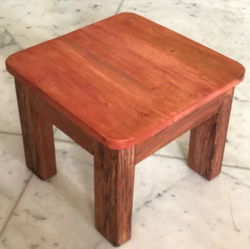 Tatakan Pot Gas Pijakan Kursi Kayu Meranti Cokelat 25x25×20 CM Coklat