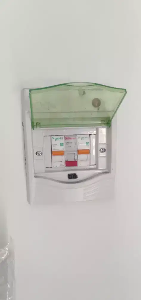 Tukang listrik, listrik konslet, instalasi listrik,amprah listrik,dll