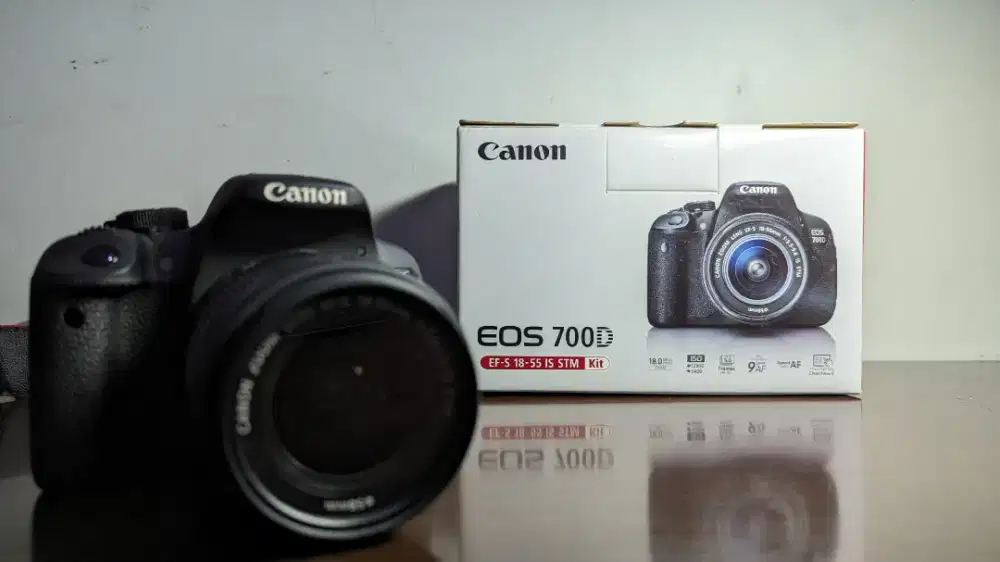 KAMERA DSLR CANON 700D