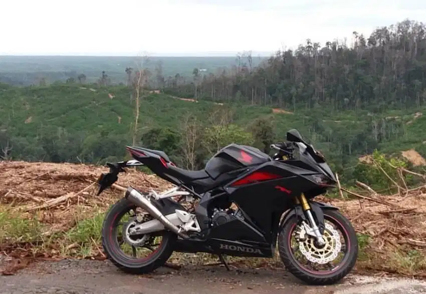 Di jual CBR 250 RR masih mulus gaesss