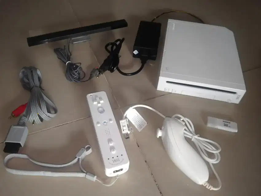 Nintendo Wii include Games (Flashdisk)