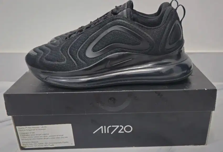 NIKE AIR MAX 720